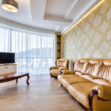 Leogrand Apartments Z Panoramoyu Lvova Buitenkant foto
